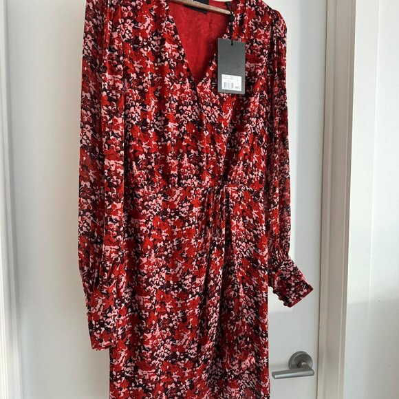 THE KOOPLES FLOWING RED DRESS WITH FLORAL MOTIF SIZE 2 EU OR SIZE 6/8 US - Picture 5 of 8
